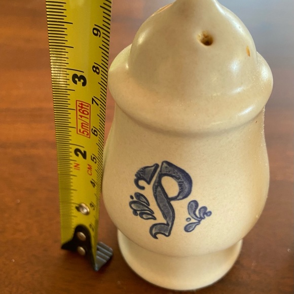 Pfaltzgraff Salt and Pepper Set - Picture 2 of 4